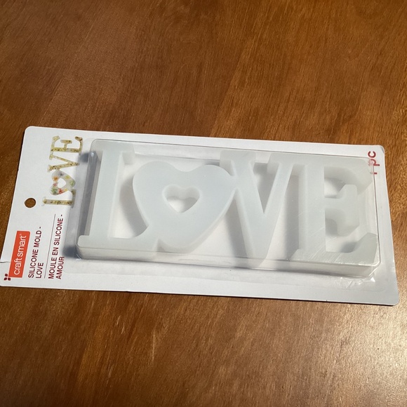 Craft Smart Silicone Mold LOVE New/Sealed - Picture 2 of 8